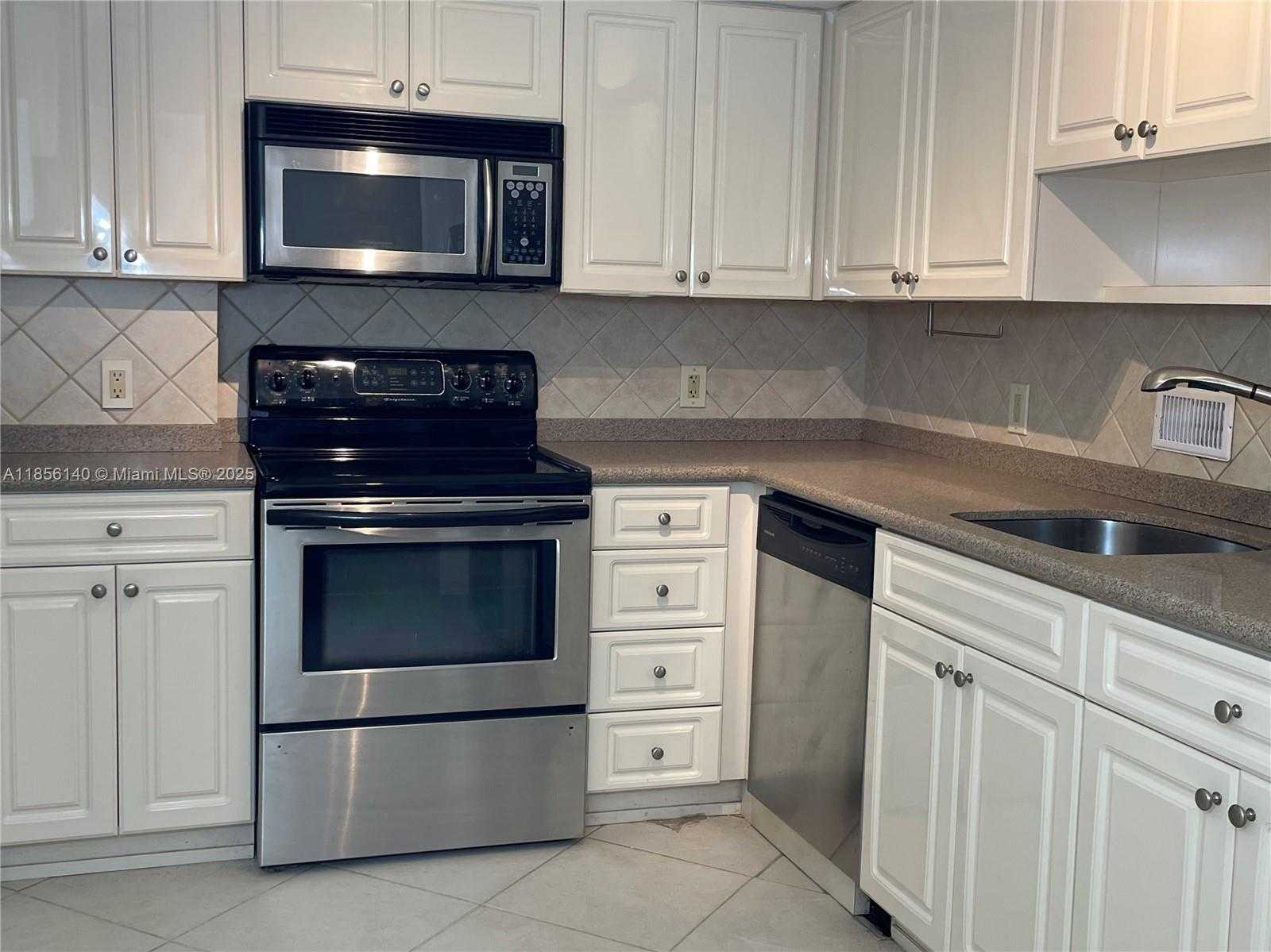 Small Image of 10185 COLLINS AVE #318, Bal Harbour Number 6