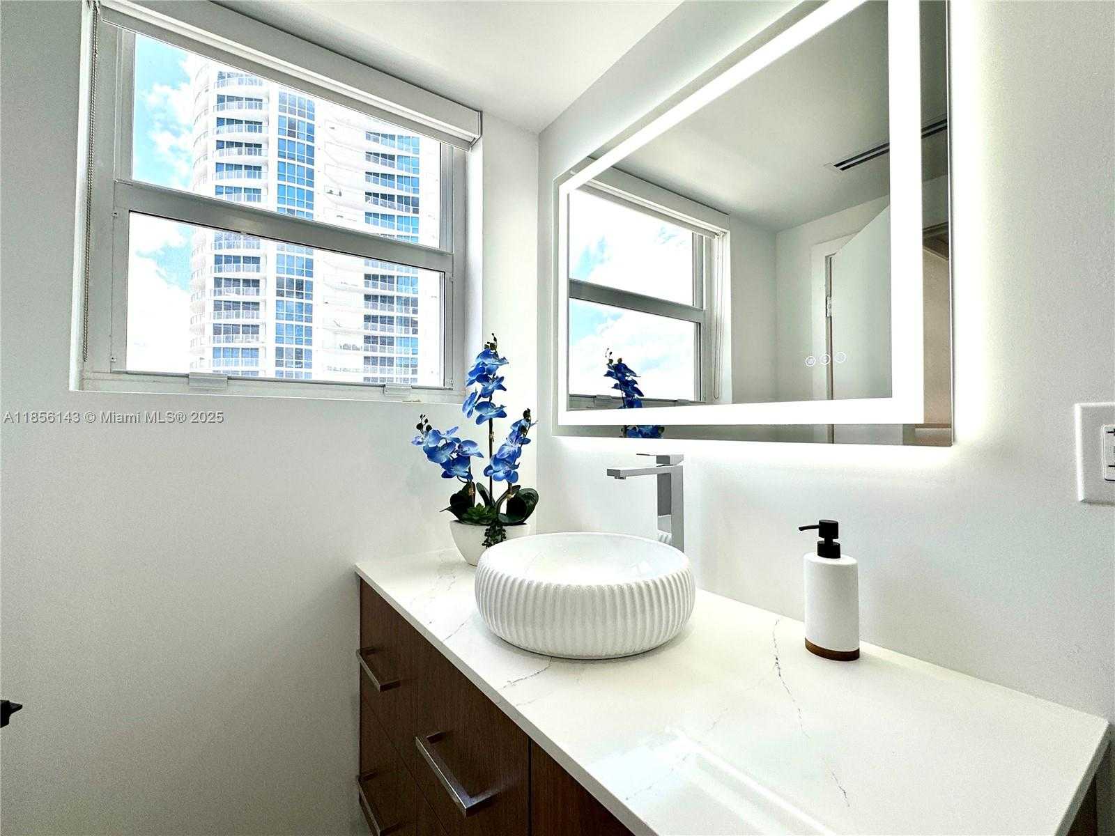 Small Image of 3001 SOUTH OCEAN DR #1411, Hollywood Number 18