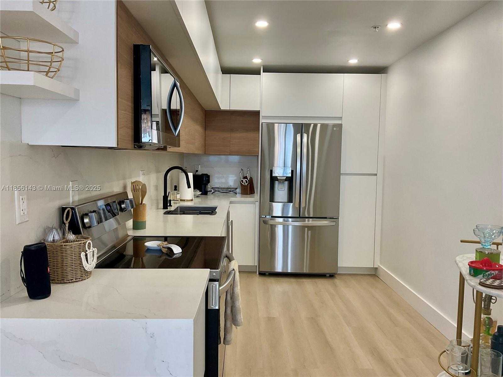 Small Image of 3001 SOUTH OCEAN DR #1411, Hollywood Number 5