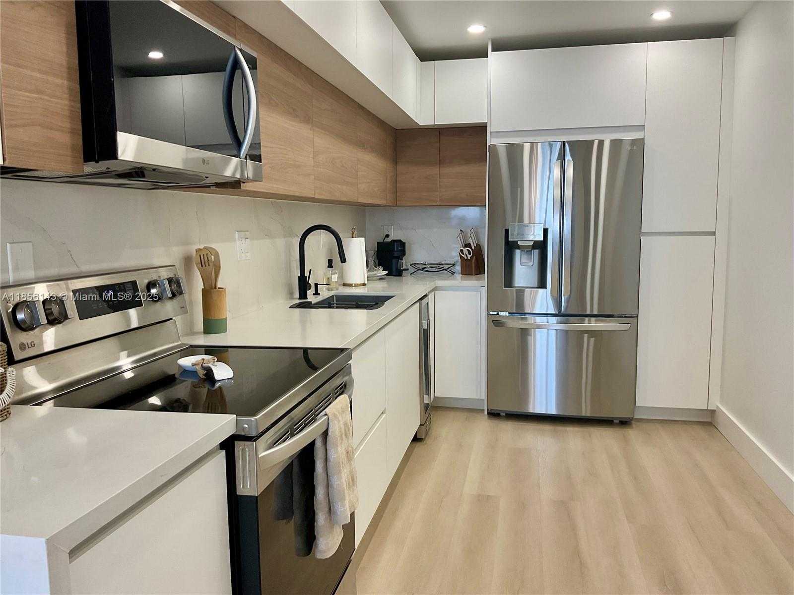 Small Image of 3001 SOUTH OCEAN DR #1411, Hollywood Number 6