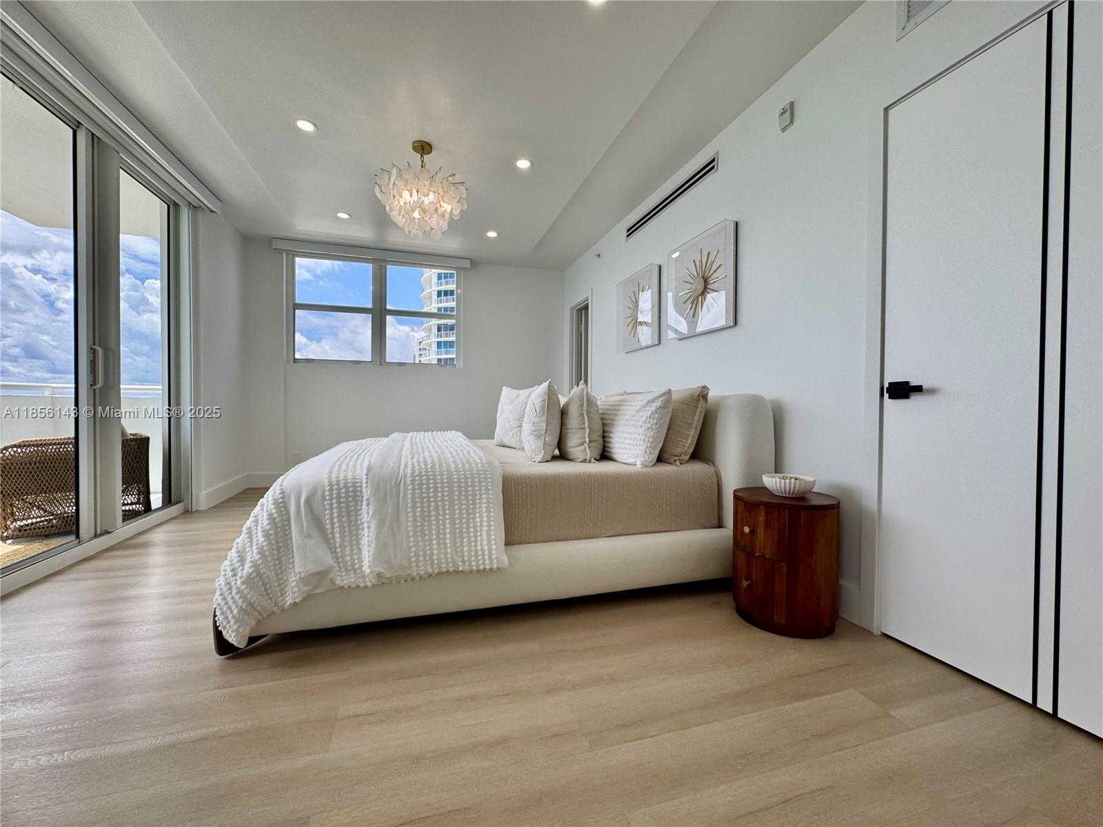 Small Image of 3001 SOUTH OCEAN DR #1411, Hollywood Number 9