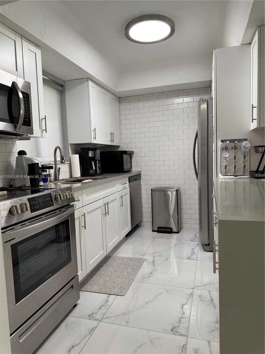 Small Image of 10 NORTH WEST 87TH AVE #B206, Miami Number 3