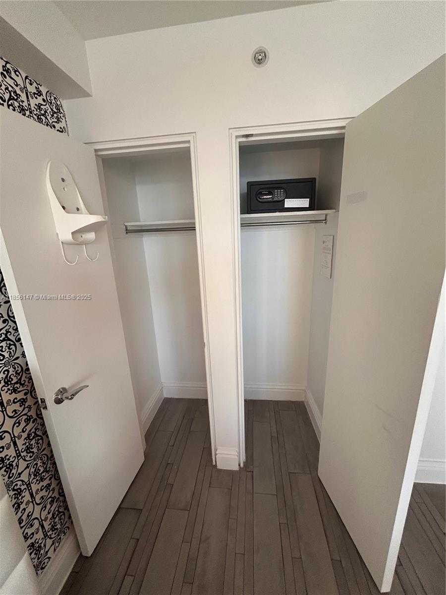 Small Image of 1100 WEST AVE #322, Miami Beach Number 13