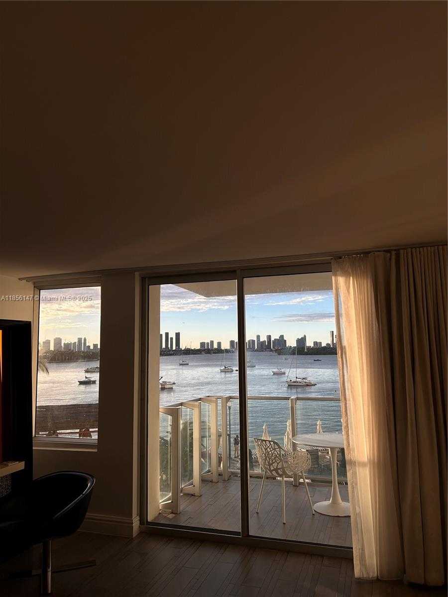 Small Image of 1100 WEST AVE #322, Miami Beach Number 23