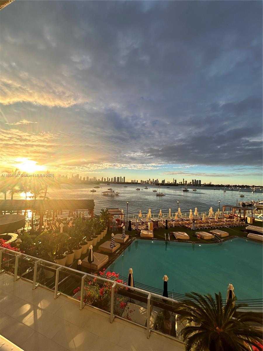 Small Image of 1100 WEST AVE #322, Miami Beach Number 3
