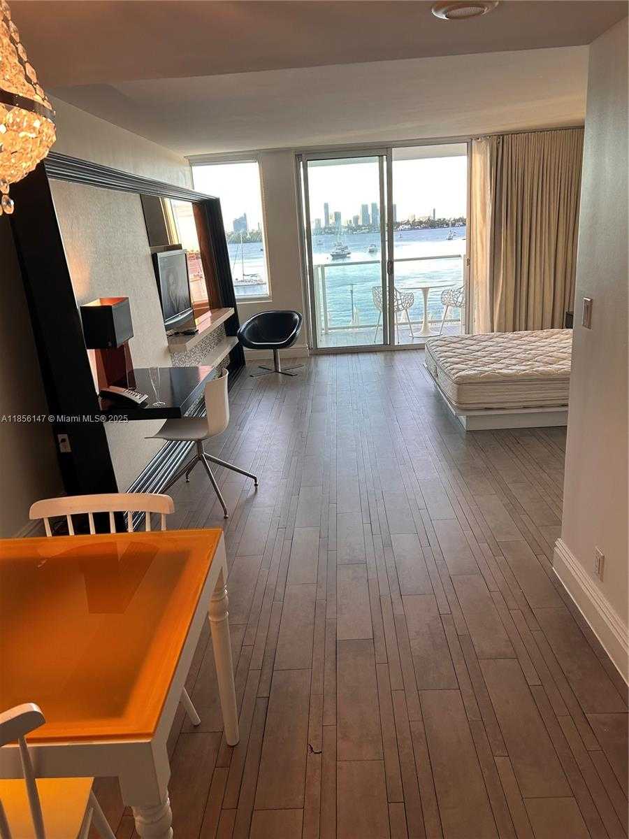 Small Image of 1100 WEST AVE #322, Miami Beach Number 5