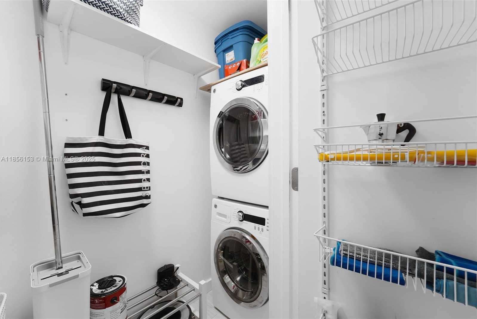 Small Image of 1460 OCEAN DR #307, Miami Beach Number 18