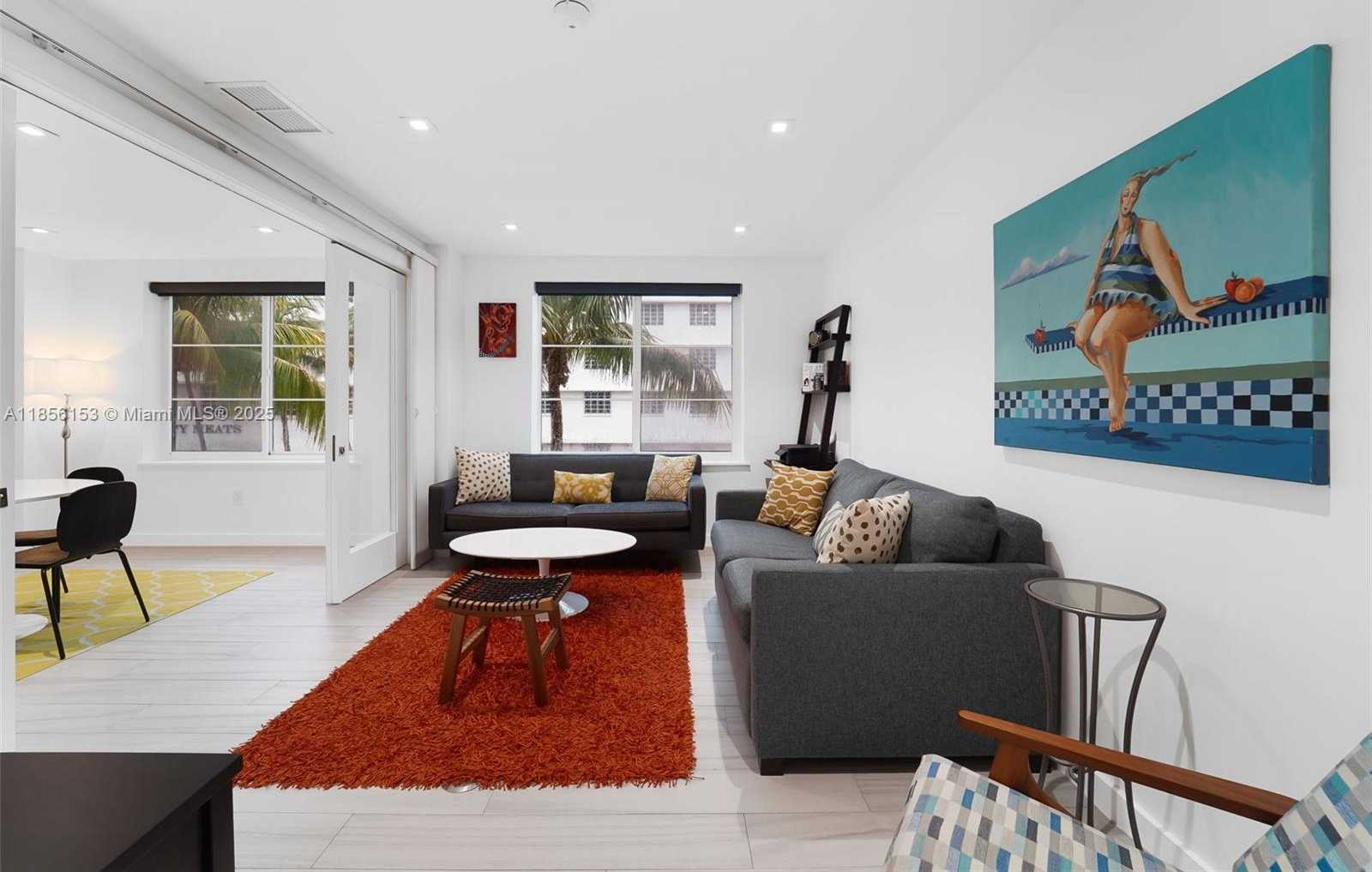 Small Image of 1460 OCEAN DR #307, Miami Beach Number 3