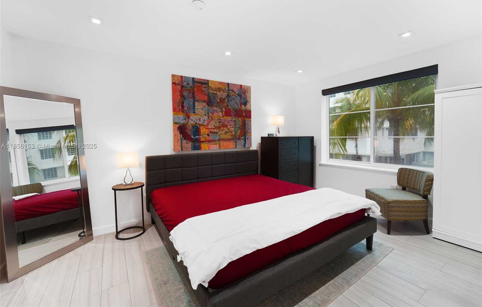 Small Image of 1460 OCEAN DR #307, Miami Beach Number 8