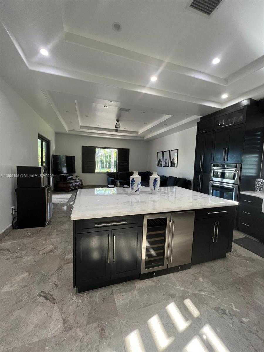 Small Image of 18245 SOUTH WEST 228TH ST, Miami Number 10