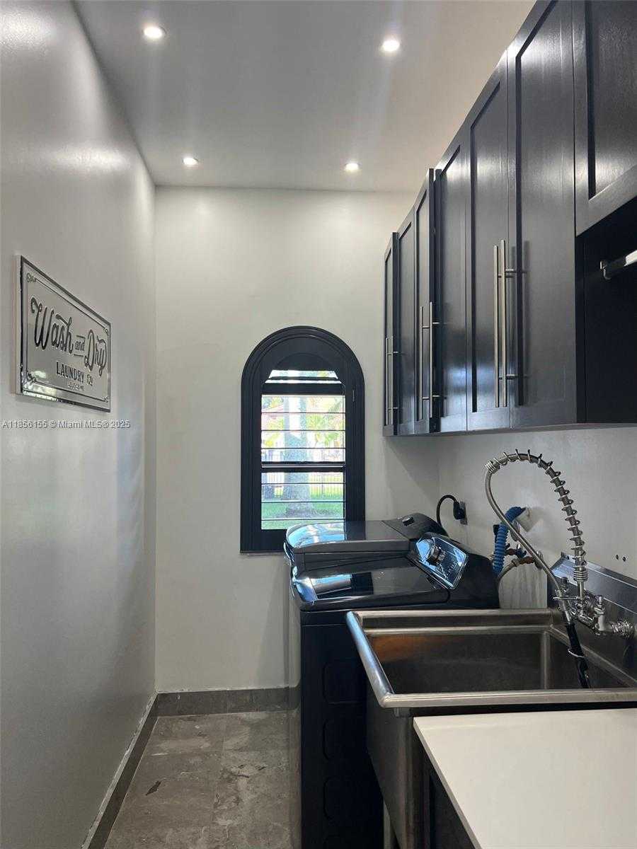Small Image of 18245 SOUTH WEST 228TH ST, Miami Number 14