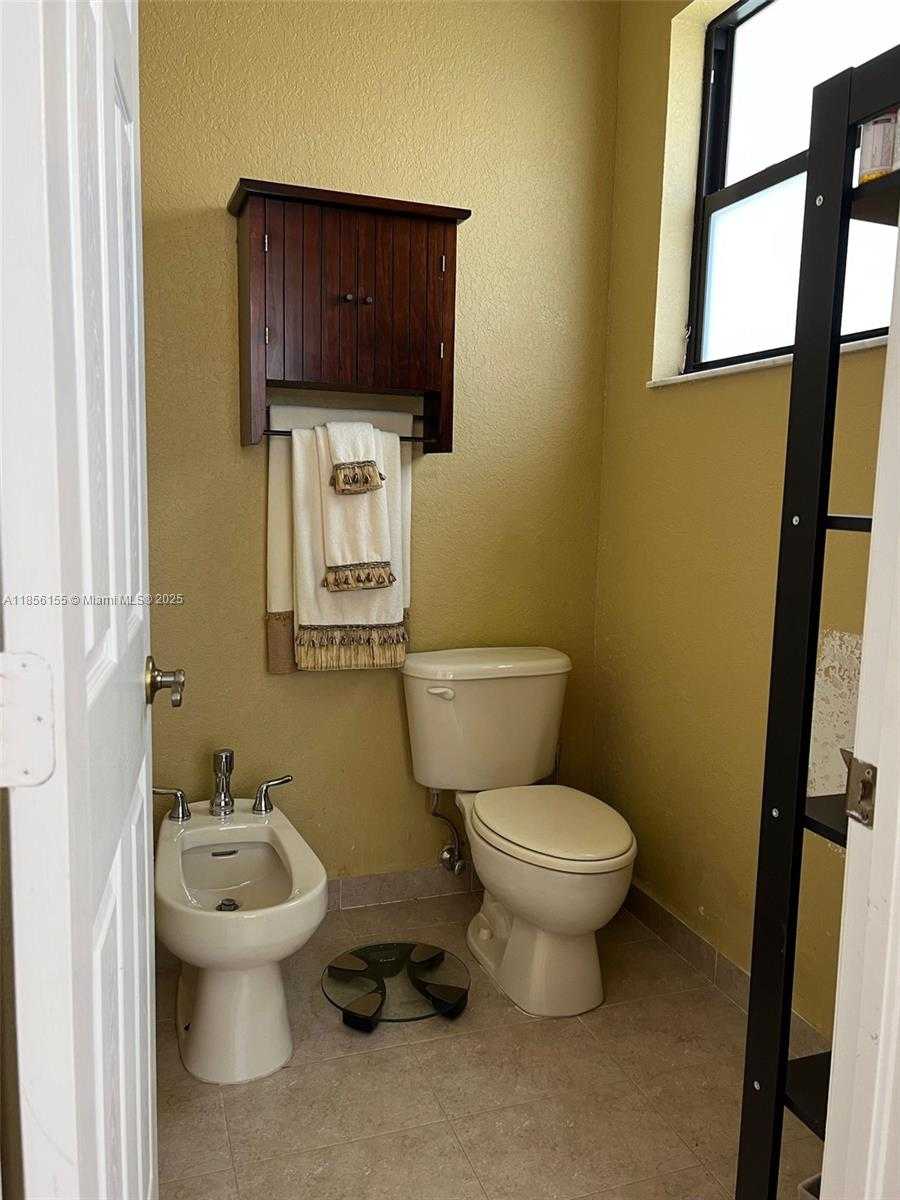 Small Image of 18245 SOUTH WEST 228TH ST, Miami Number 21
