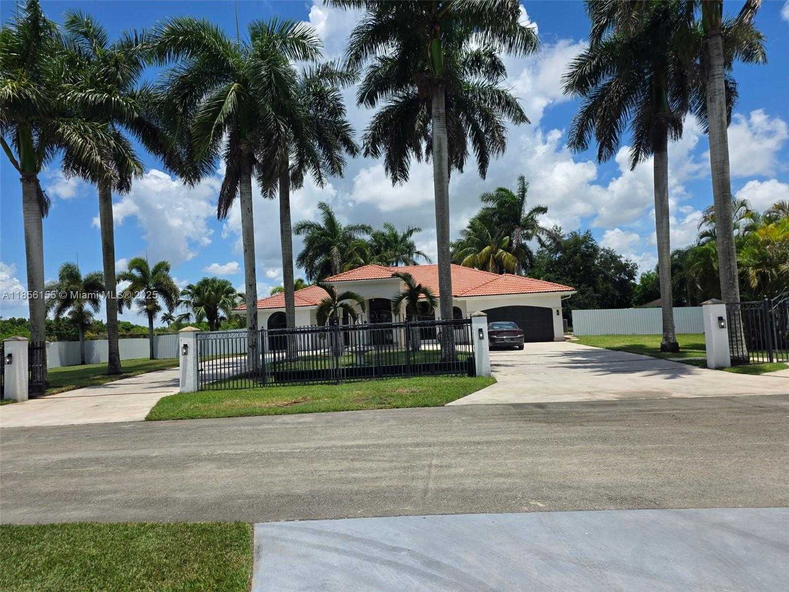 Small Image of 18245 SOUTH WEST 228TH ST, Miami Number 28
