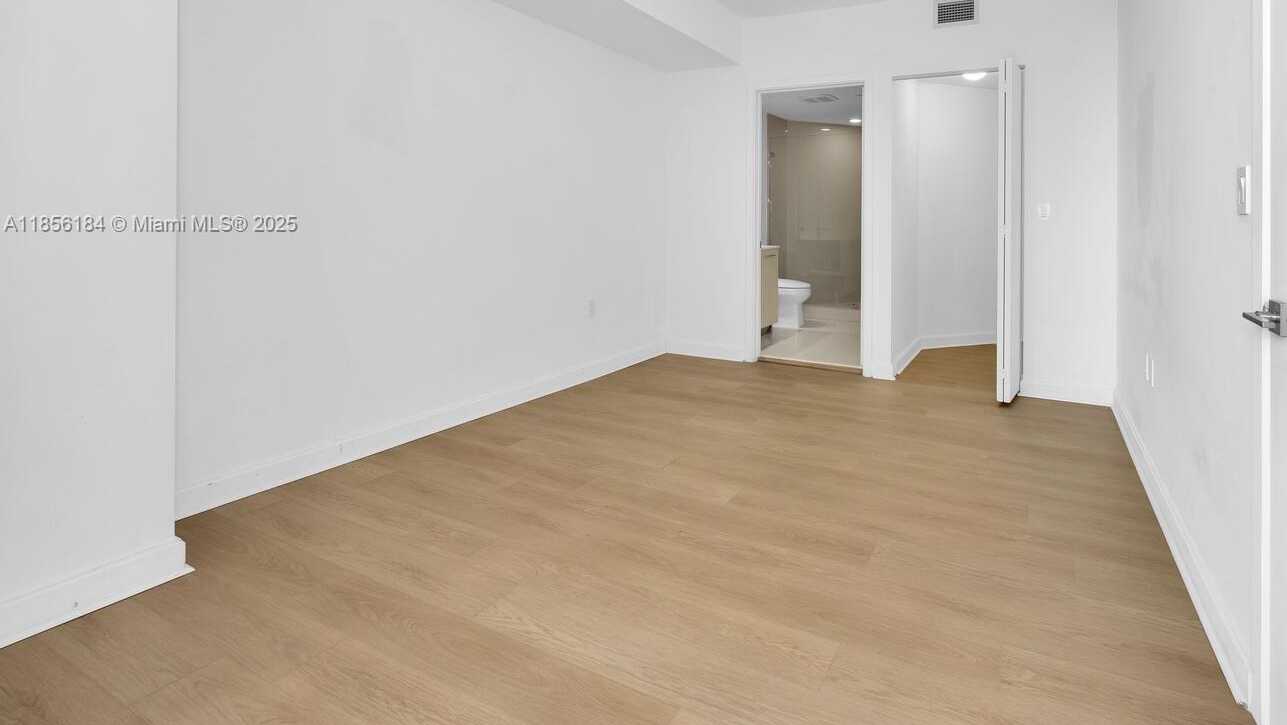 Small Image of 45 SOUTH WEST 9TH ST #2101, Miami Number 19