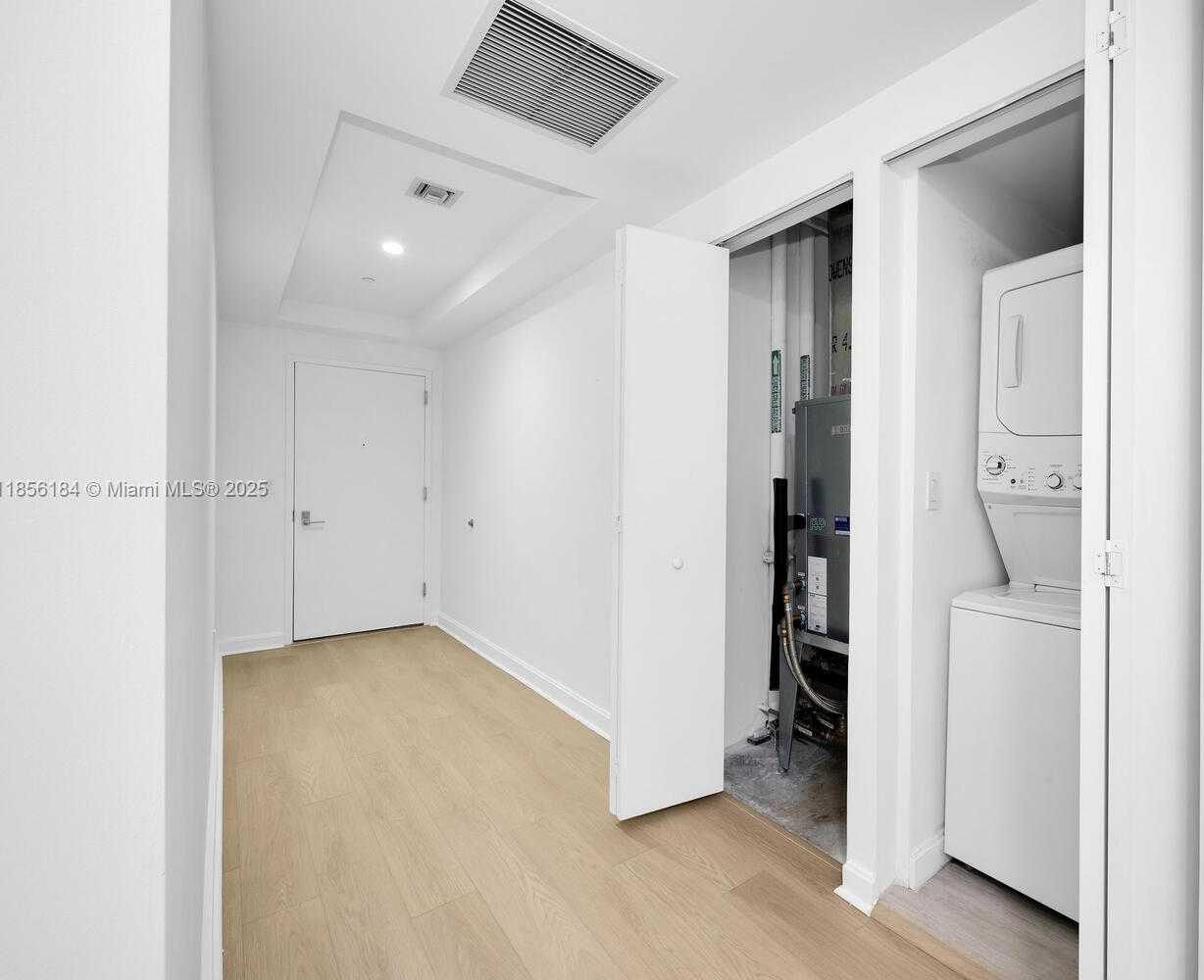 Small Image of 45 SOUTH WEST 9TH ST #2101, Miami Number 22