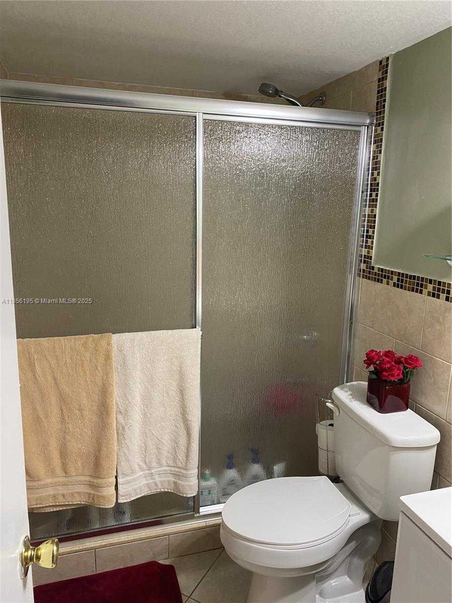 Small Image of 1900 WEST 68TH ST #G401, Hialeah Number 18
