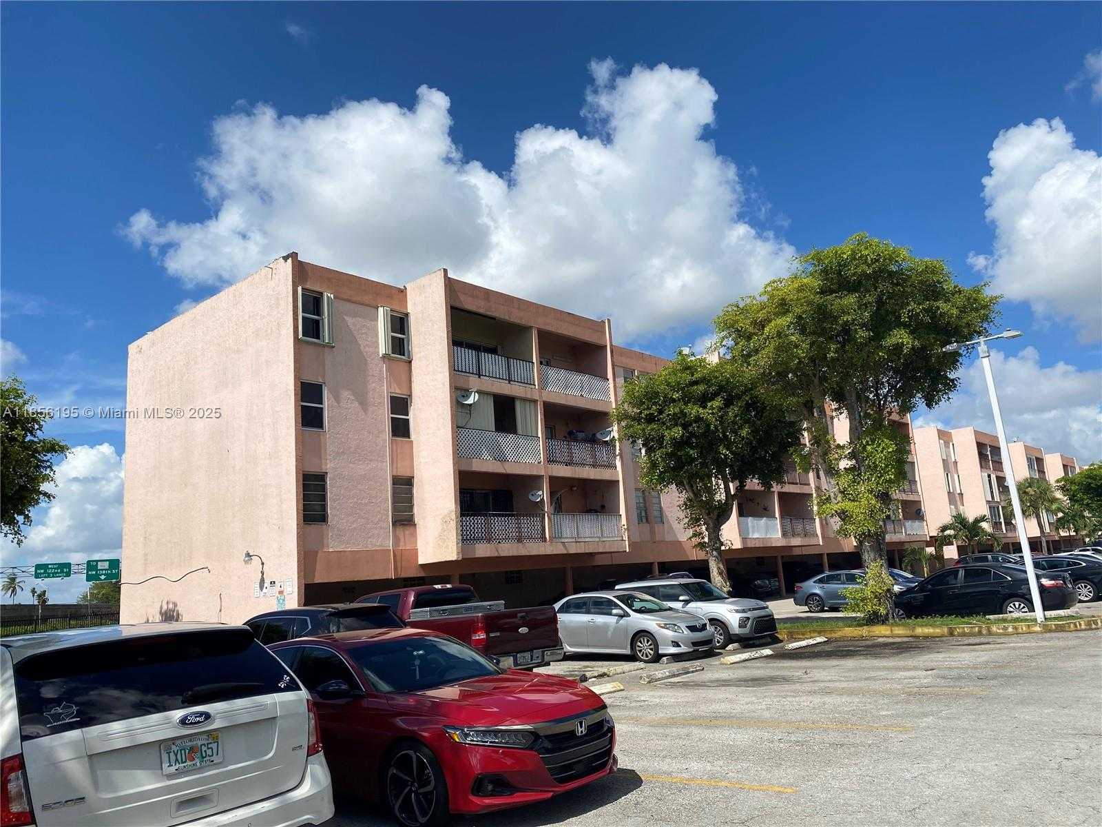Small Image of 1900 WEST 68TH ST #G401, Hialeah Number 3