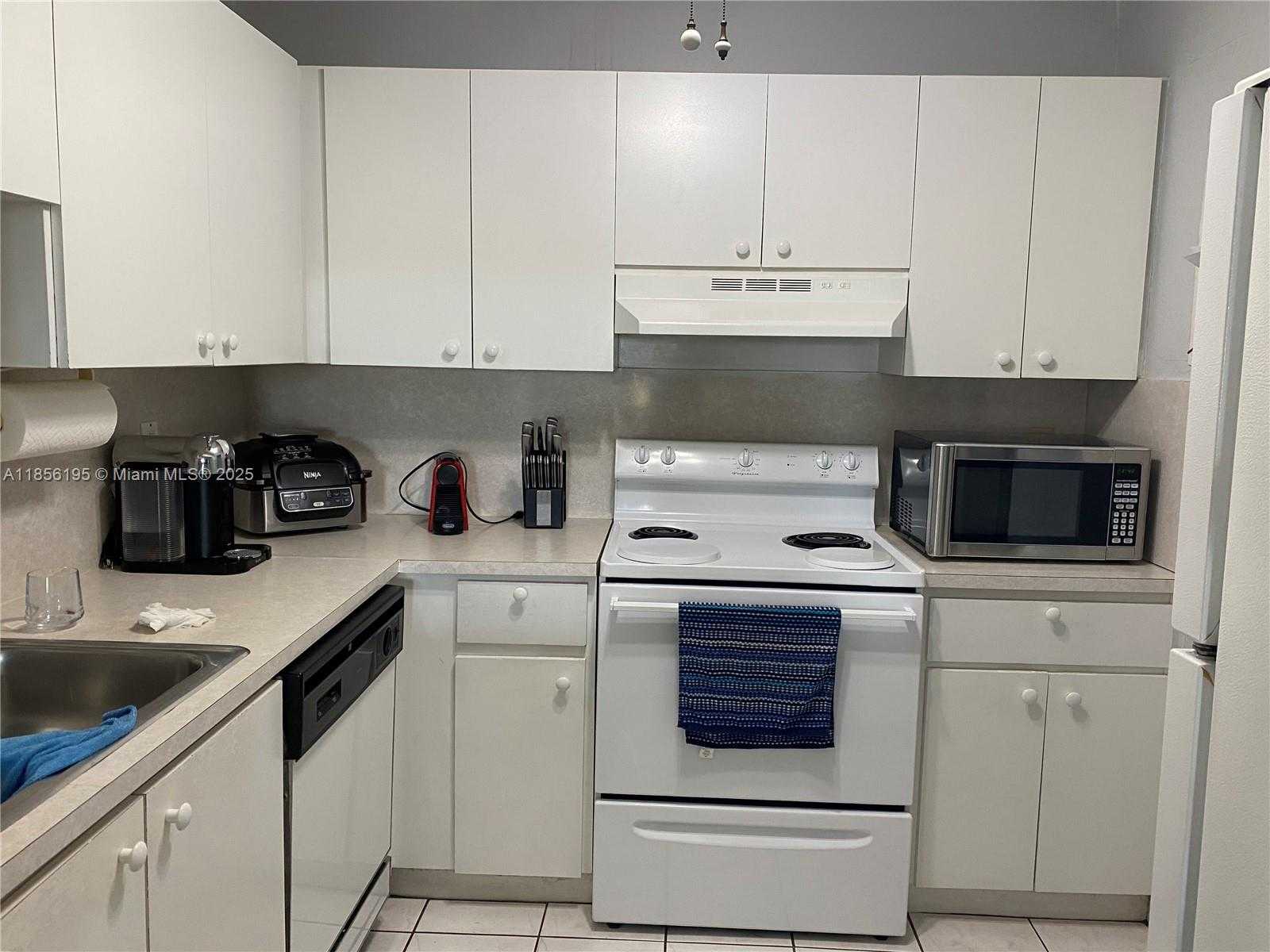 Small Image of 1900 WEST 68TH ST #G401, Hialeah Number 8
