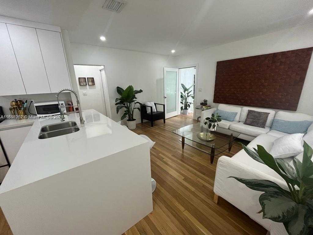 Small Image of 1091 NORTH WEST 59TH ST, Miami Number 2