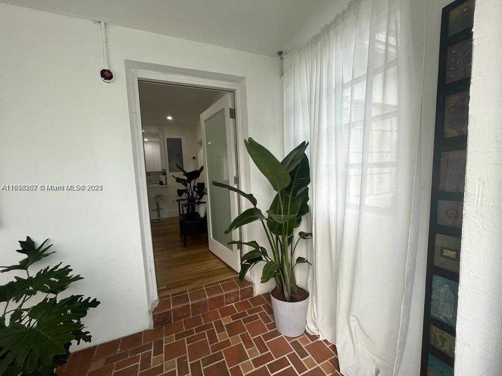 Small Image of 1091 NORTH WEST 59TH ST, Miami Number 4