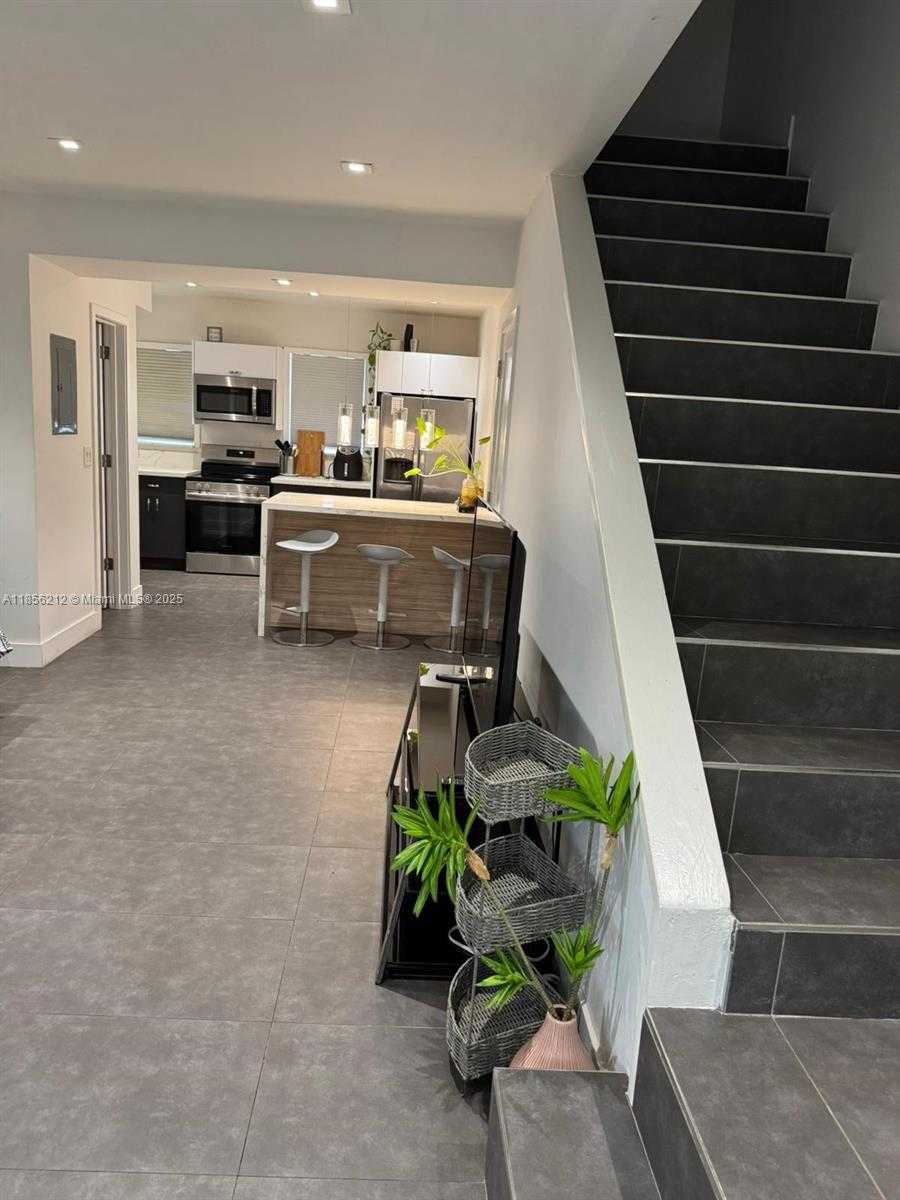 Small Image of 1614 JEFFERSON AVE #6, Miami Beach Number 2