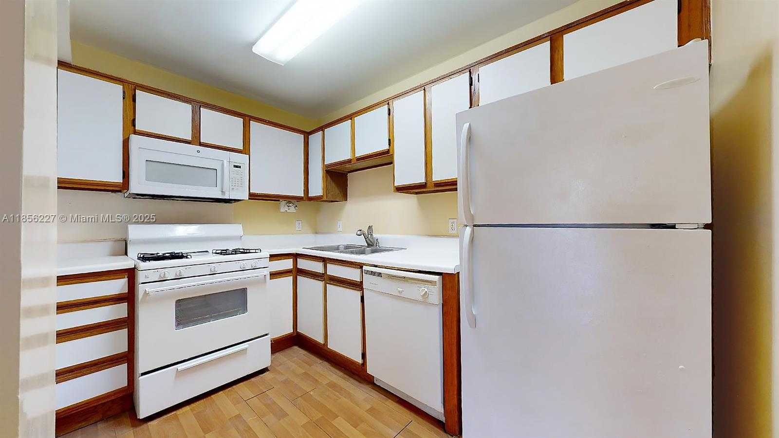 Small Image of 15315 SOUTH WEST 106TH TER #432, Miami Number 10