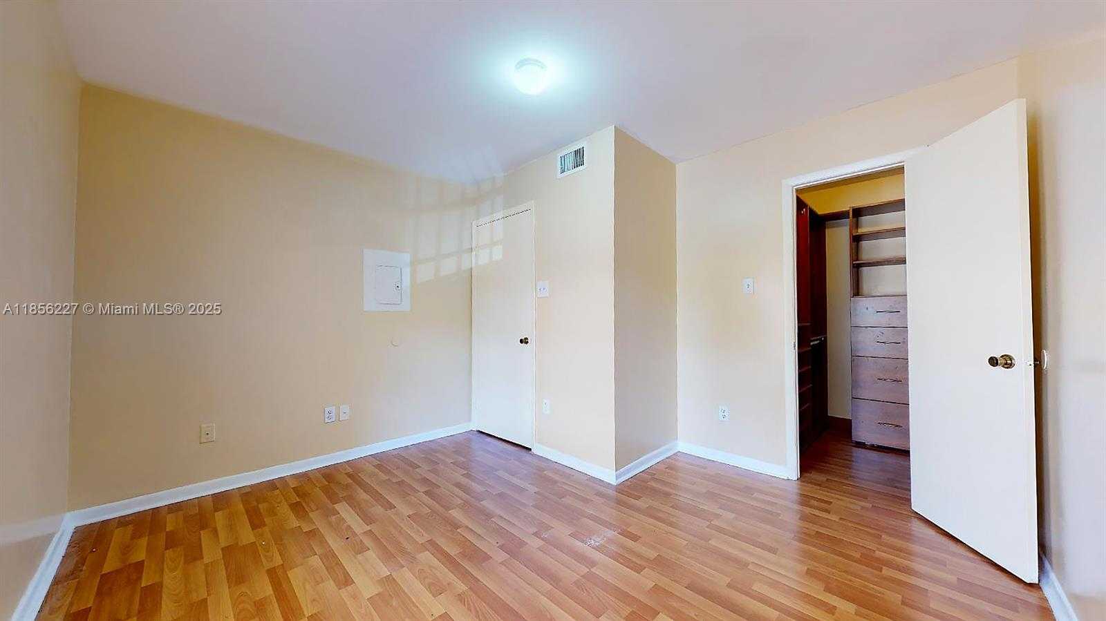 Small Image of 15315 SOUTH WEST 106TH TER #432, Miami Number 17