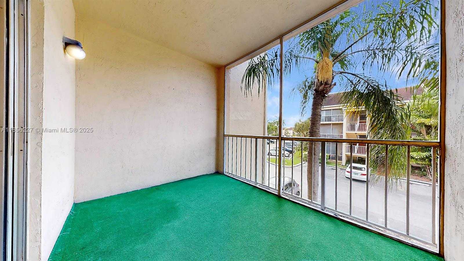 Small Image of 15315 SOUTH WEST 106TH TER #432, Miami Number 5