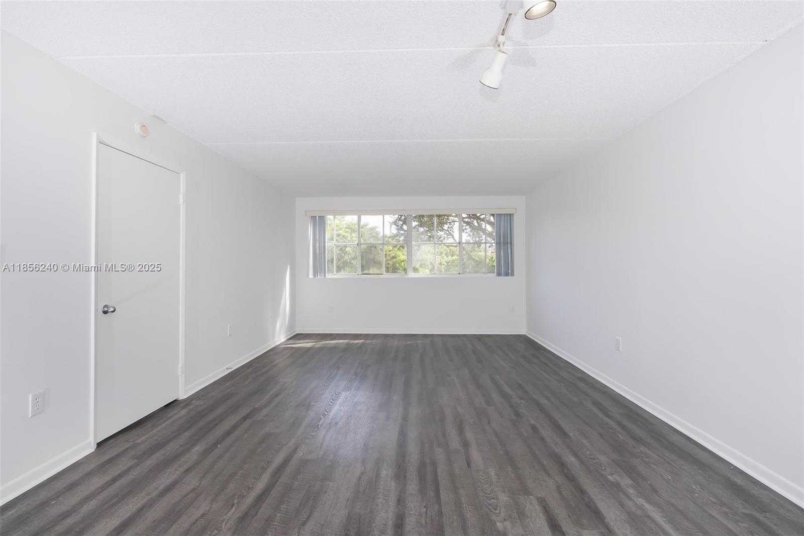 Small Image of 6155 NORTH WEST 186TH ST #202, Hialeah Number 12