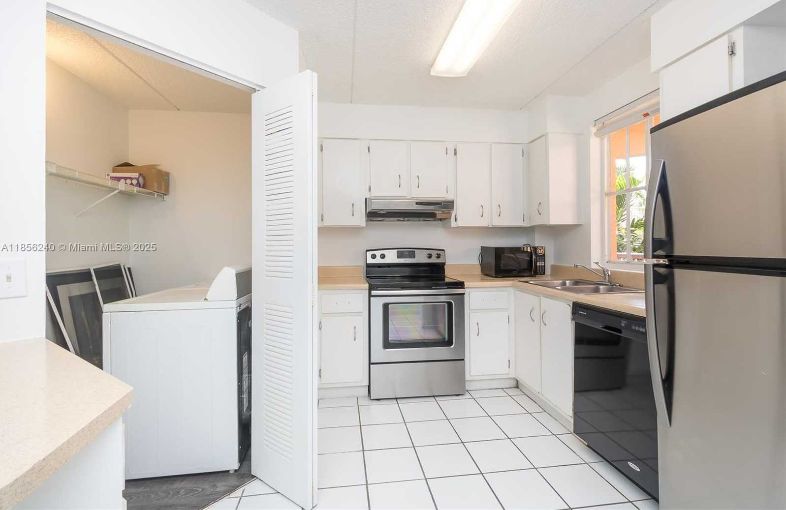 Small Image of 6155 NORTH WEST 186TH ST #202, Hialeah Number 3