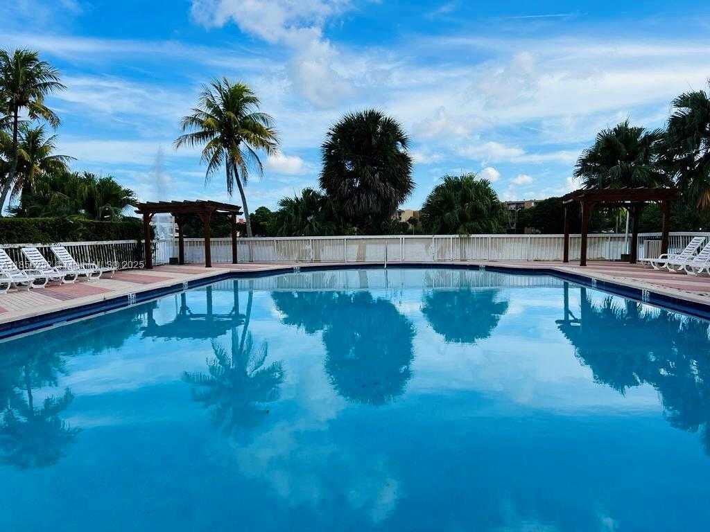 Small Image of 9359 FONTAINEBLEAU BLVD #F201, Miami Number 11