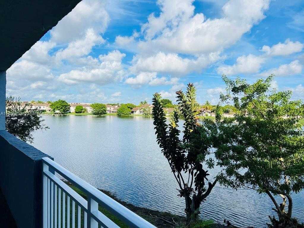 Small Image of 9359 FONTAINEBLEAU BLVD #F201, Miami Number 14