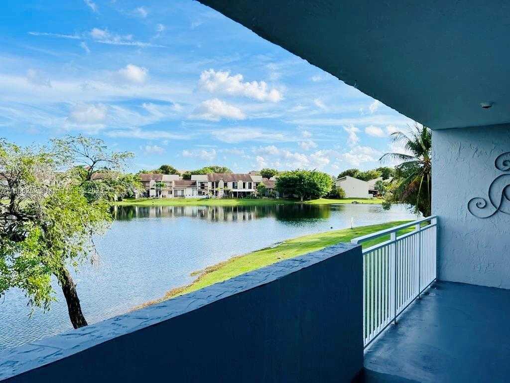 Small Image of 9359 FONTAINEBLEAU BLVD #F201, Miami Number 2