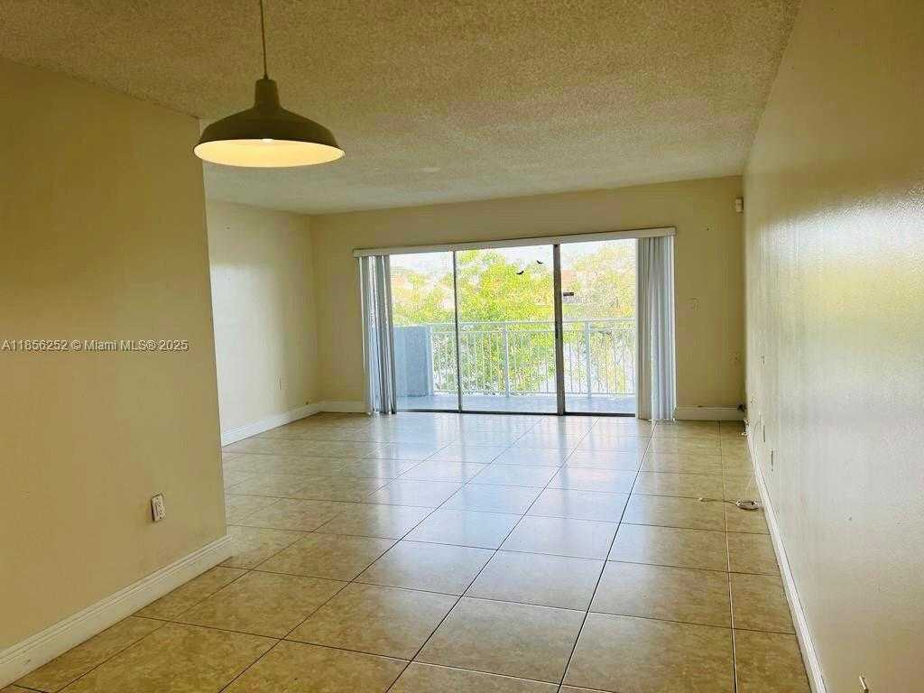 Small Image of 9359 FONTAINEBLEAU BLVD #F201, Miami Number 3