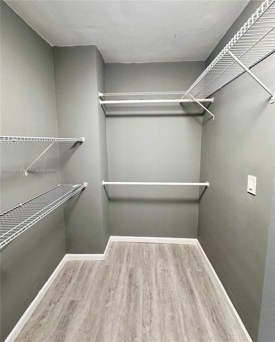 Small Image of 999 BRICKELL BAY DR #709, Miami Number 10