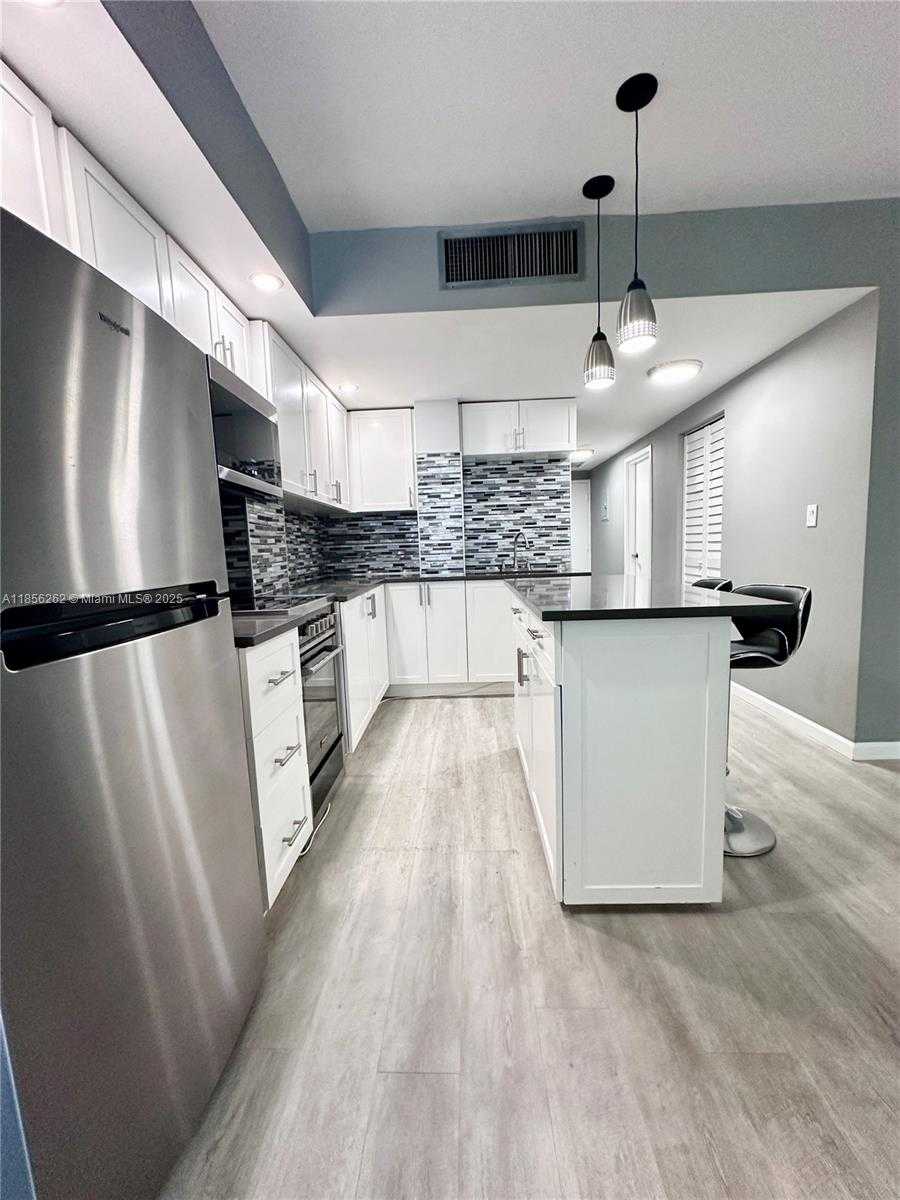 Small Image of 999 BRICKELL BAY DR #709, Miami Number 11