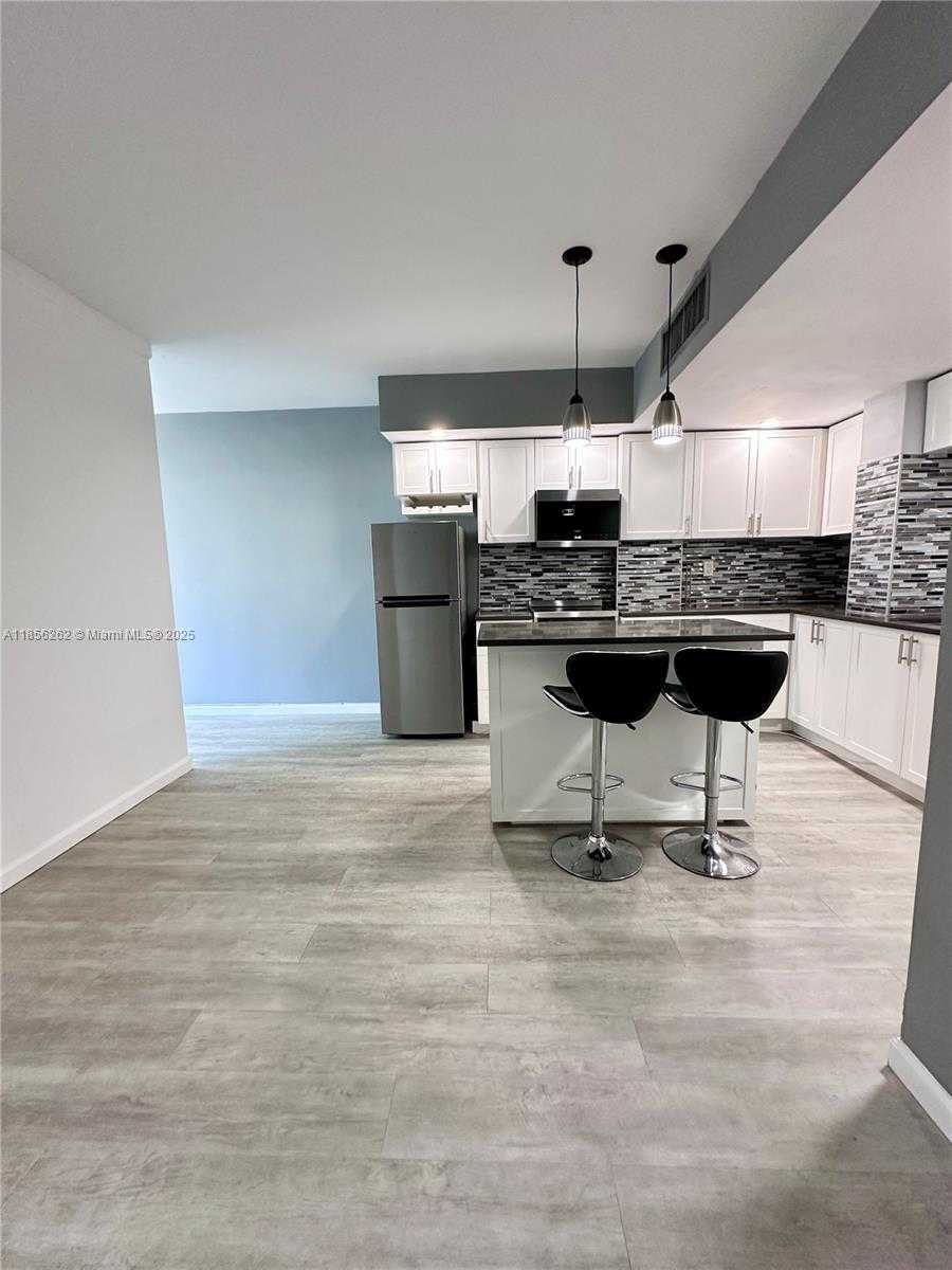 Small Image of 999 BRICKELL BAY DR #709, Miami Number 13