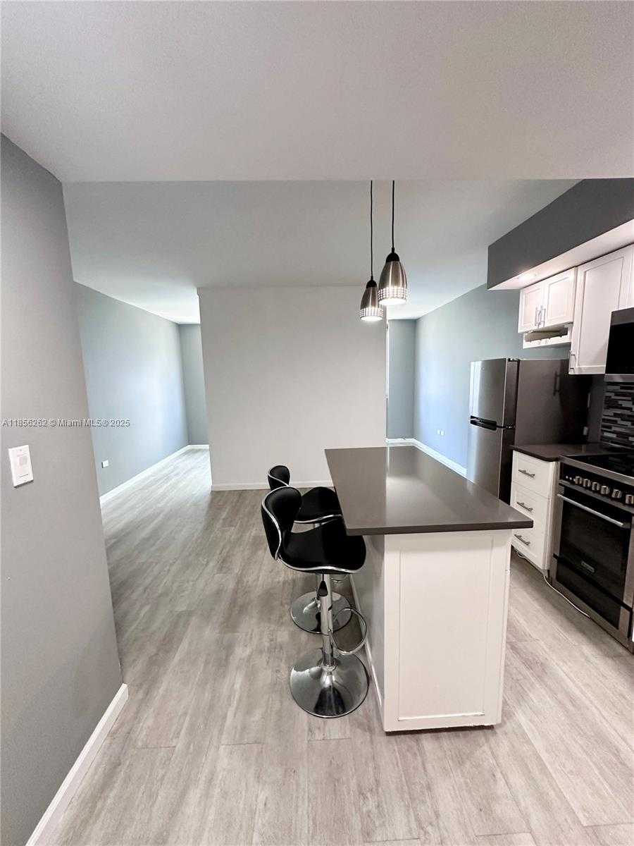 Small Image of 999 BRICKELL BAY DR #709, Miami Number 16