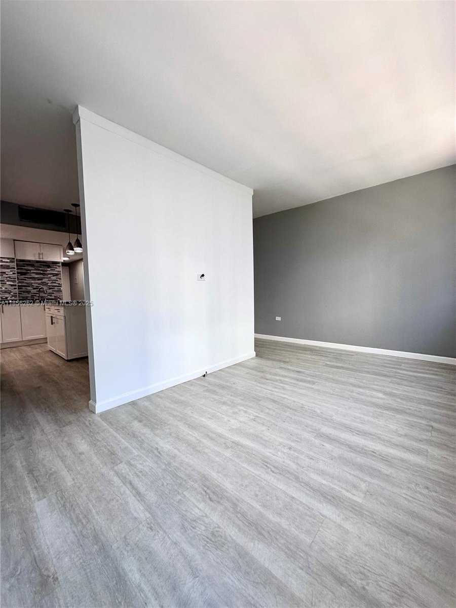 Small Image of 999 BRICKELL BAY DR #709, Miami Number 18
