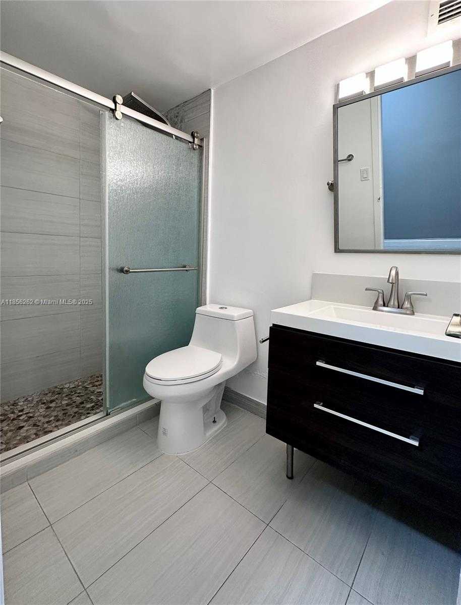 Small Image of 999 BRICKELL BAY DR #709, Miami Number 4