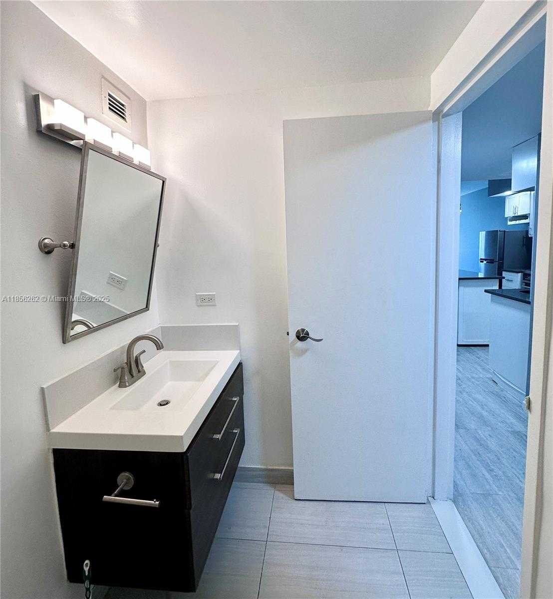 Small Image of 999 BRICKELL BAY DR #709, Miami Number 6