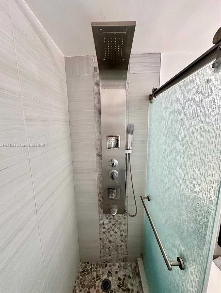 Small Image of 999 BRICKELL BAY DR #709, Miami Number 7