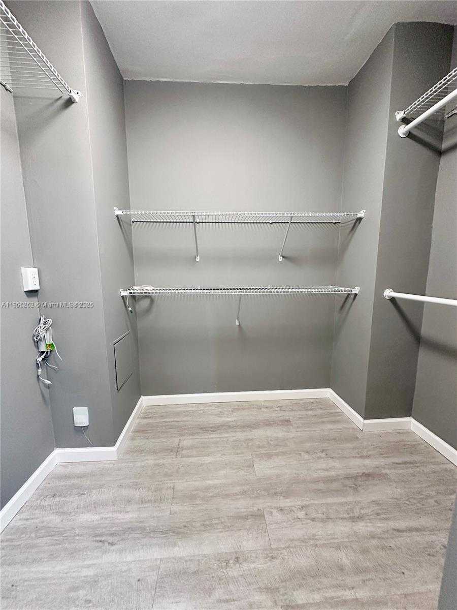 Small Image of 999 BRICKELL BAY DR #709, Miami Number 9