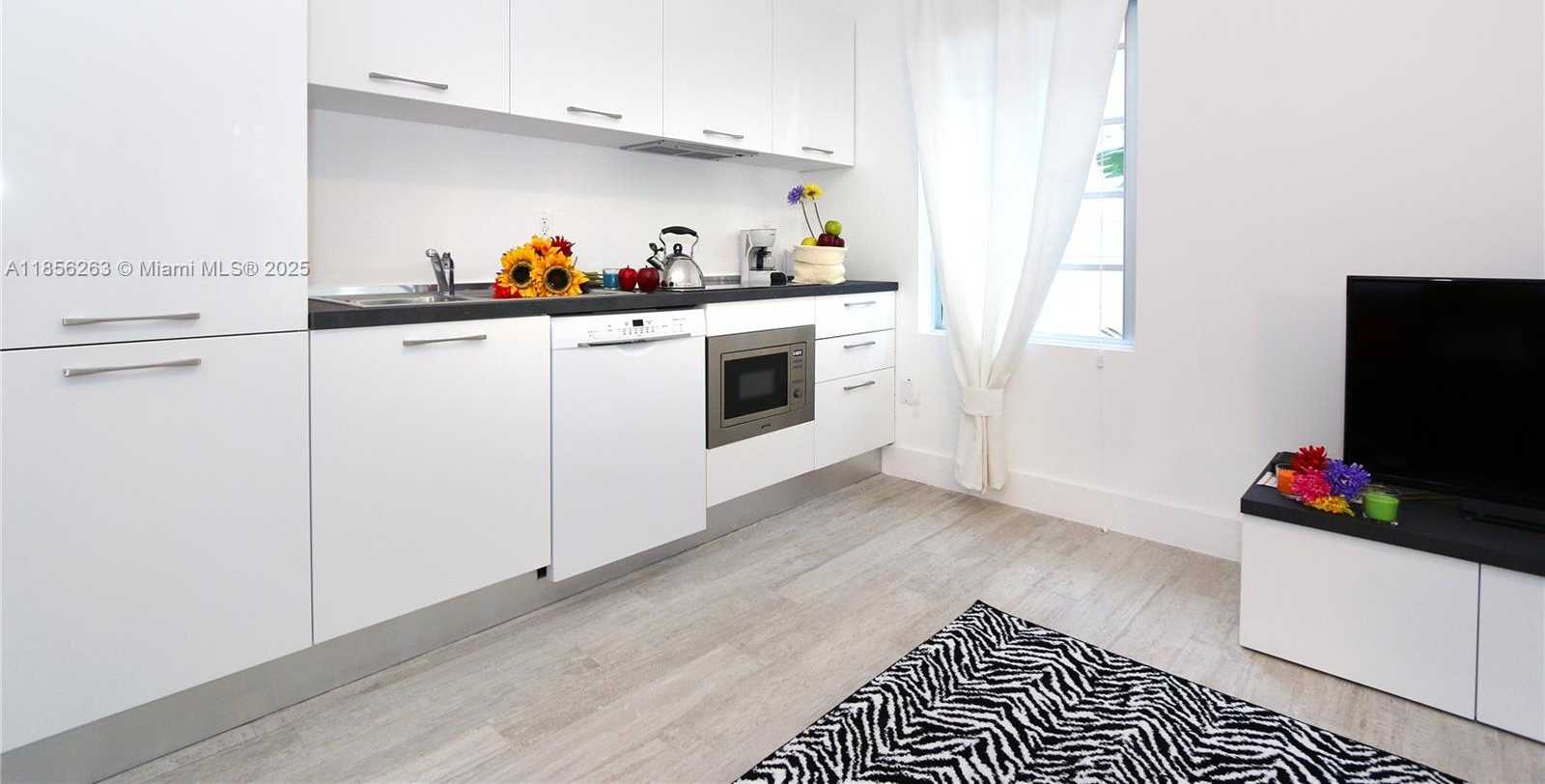 Small Image of 811 JEFFERSON AVE #201, Miami Beach Number 3