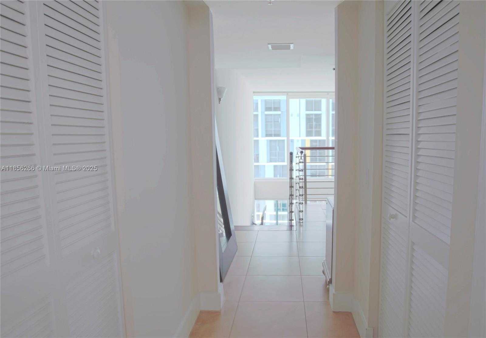 Small Image of 41 5 ST #1304, Miami Number 6