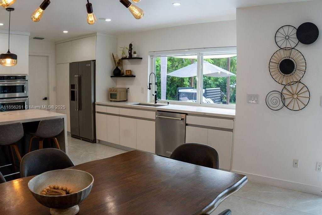 Small Image of 14941 SOUTH WEST 87TH AVE, Palmetto Bay Number 16