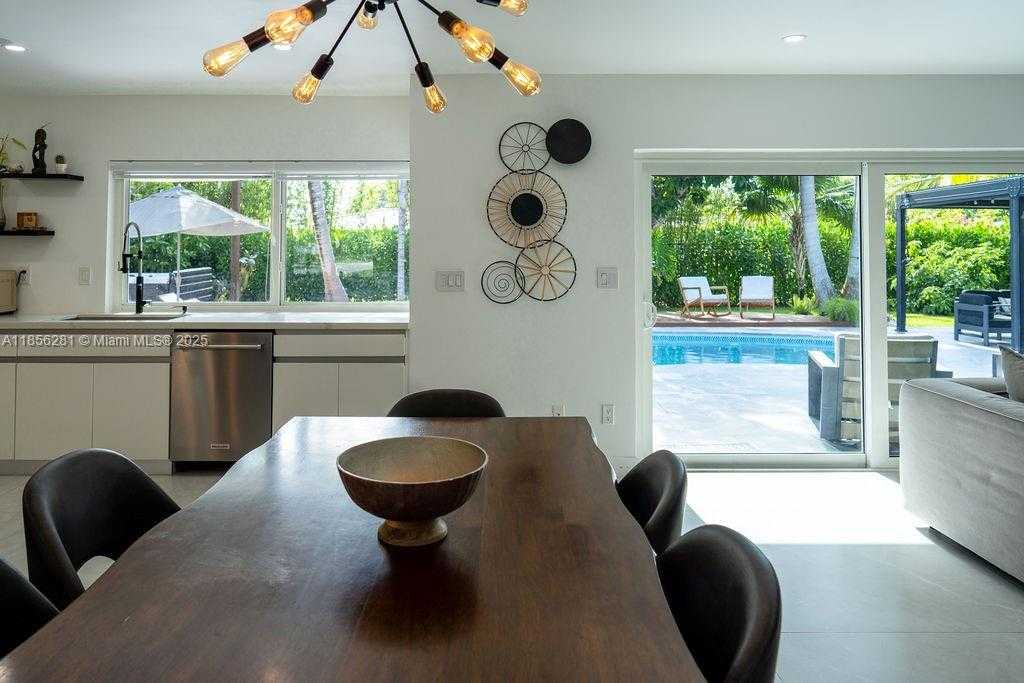 Small Image of 14941 SOUTH WEST 87TH AVE, Palmetto Bay Number 17