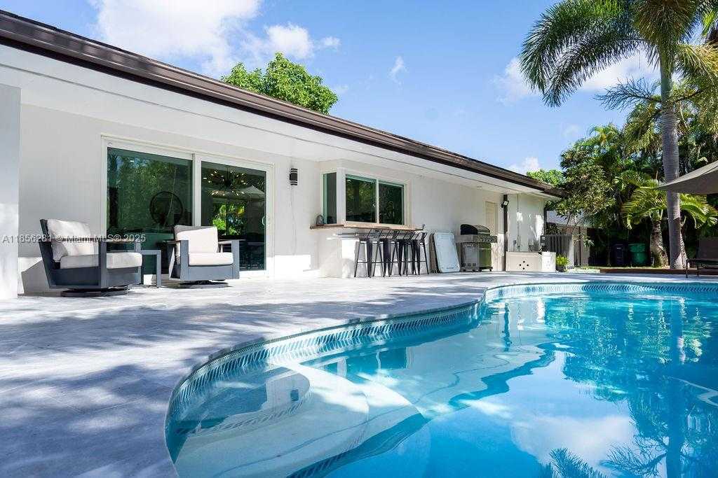 Small Image of 14941 SOUTH WEST 87TH AVE, Palmetto Bay Number 2