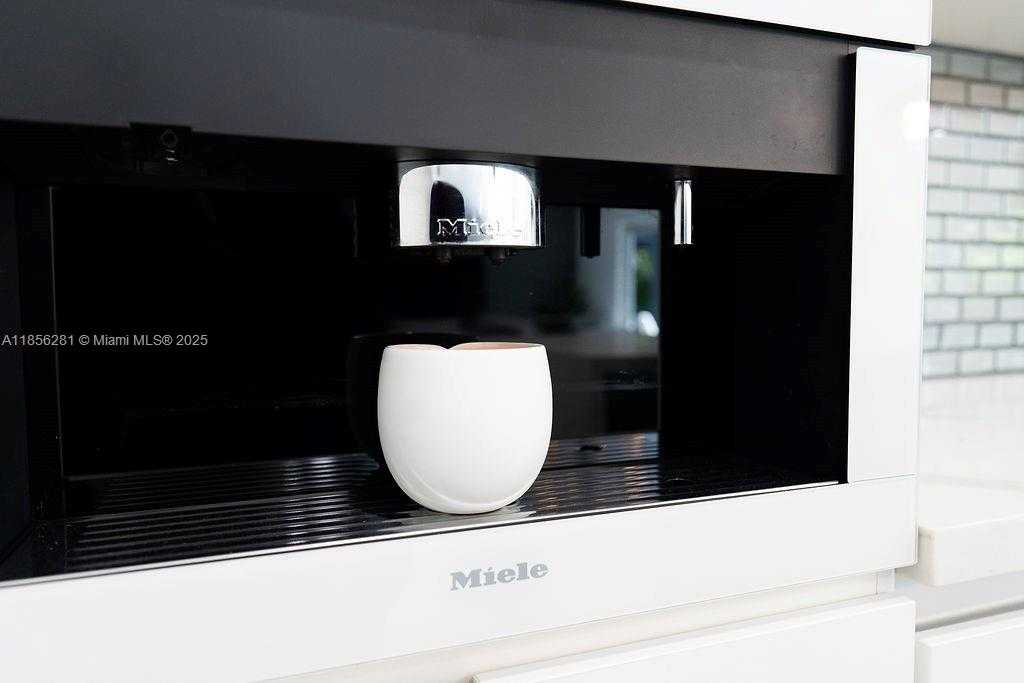 Small Image of 14941 SOUTH WEST 87TH AVE, Palmetto Bay Number 23