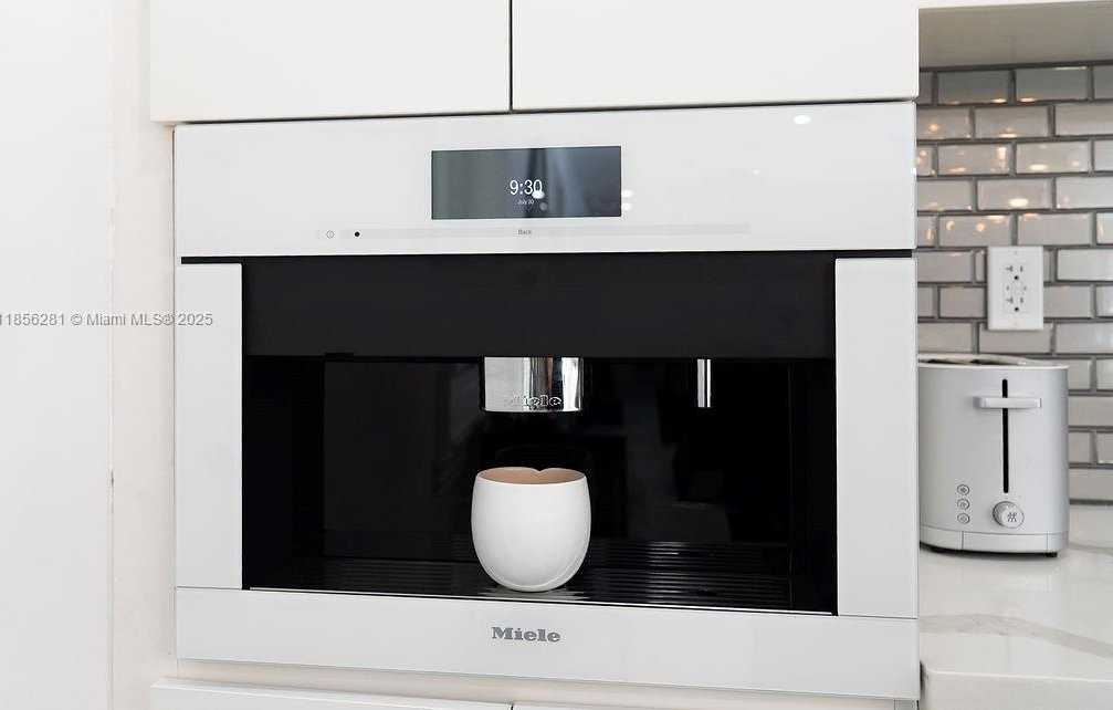 Small Image of 14941 SOUTH WEST 87TH AVE, Palmetto Bay Number 24